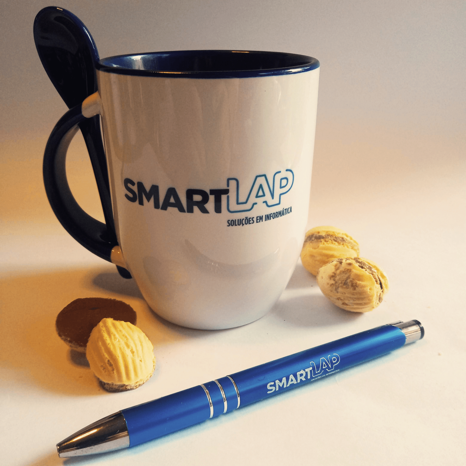 Caneca com Alça e Colher Colorida